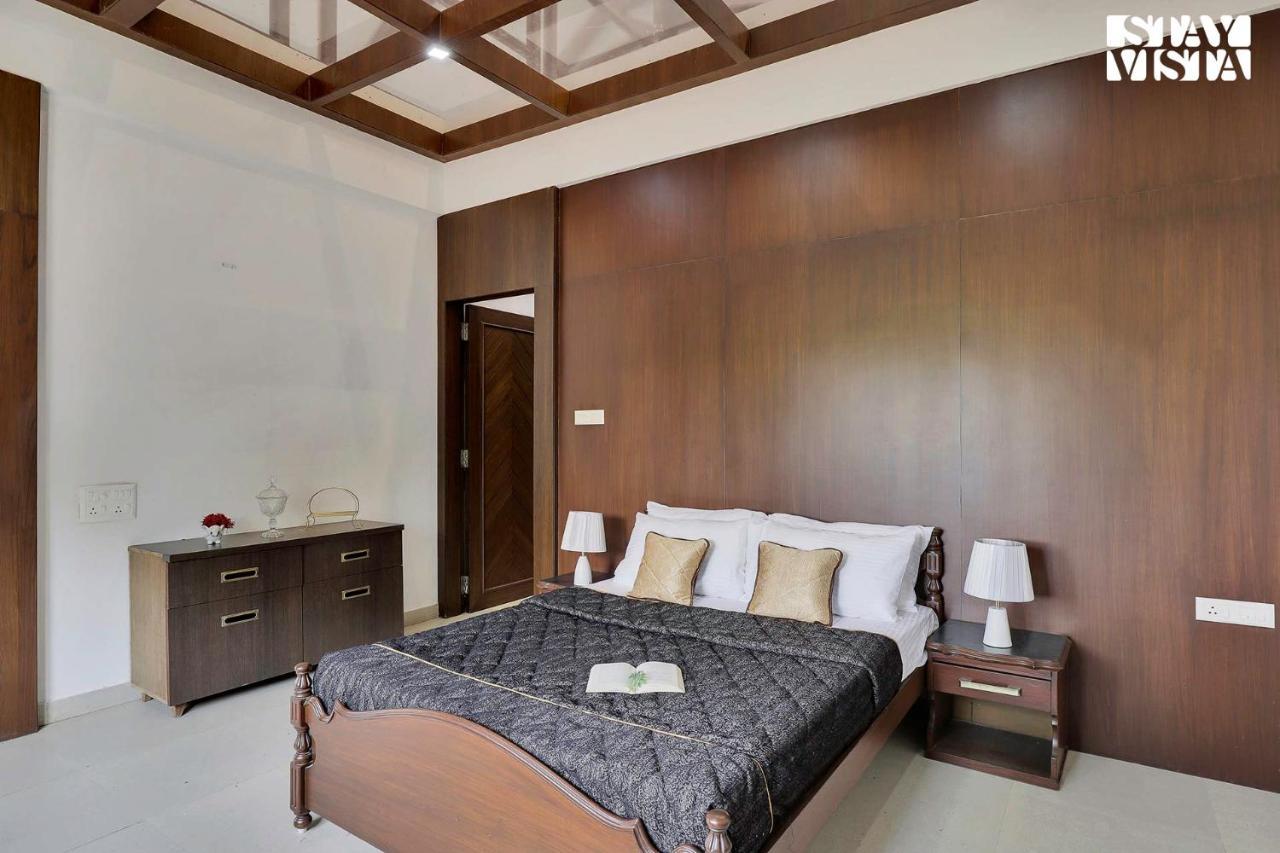 Stayvista'S Lakeside Whispers - Lake & Mountain-View Villa With Lawn & Indoor-Outdoor Games Nagpur Exteriör bild