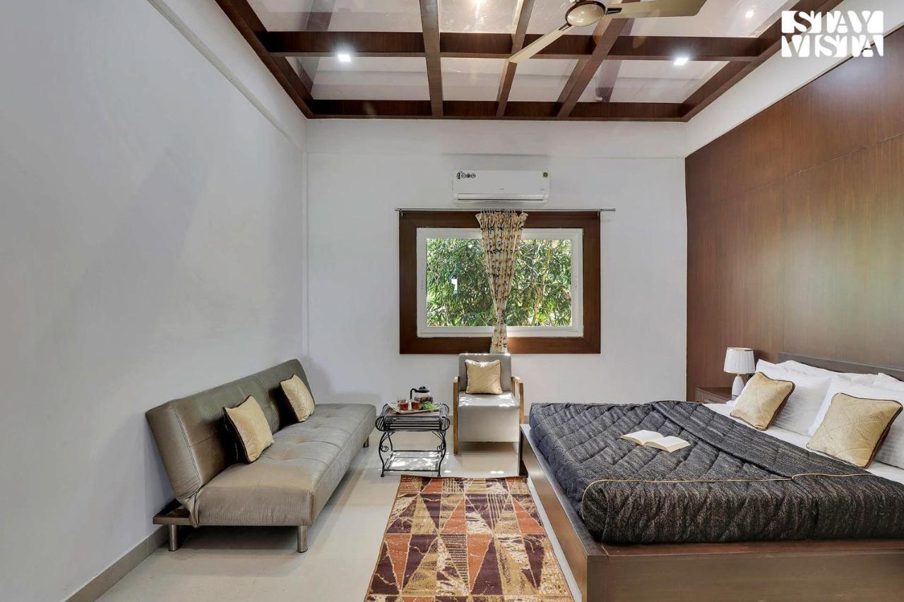 Stayvista'S Lakeside Whispers - Lake & Mountain-View Villa With Lawn & Indoor-Outdoor Games Nagpur Exteriör bild